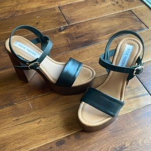 Steve Madden black platform sandals